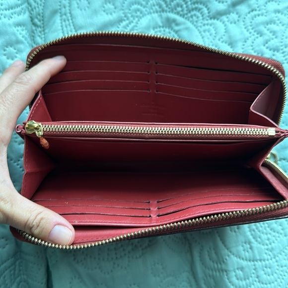 Louis Vuitton Wallet - Picture 5 of 7